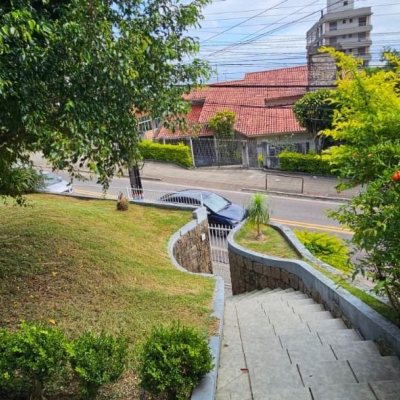 Casa Residencial/Comercial com 288m², 4 garagens, no bairro Saco Dos Limões em Florianópolis