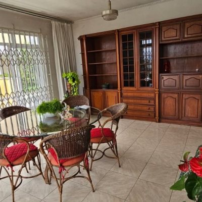 Casa Residencial/Comercial com 288m², 4 garagens, no bairro Saco Dos Limões em Florianópolis