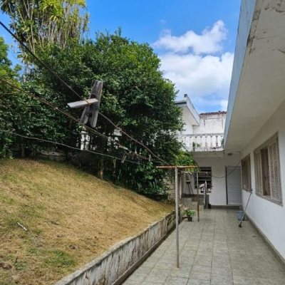 Casa Residencial/Comercial com 288m², 4 garagens, no bairro Saco Dos Limões em Florianópolis