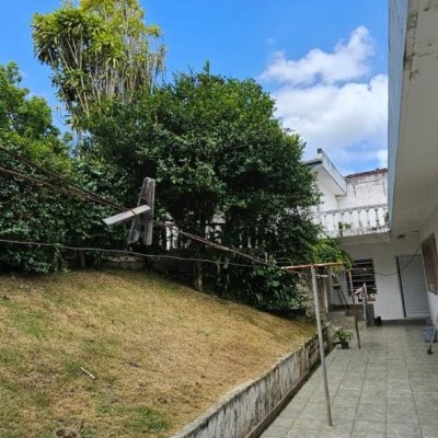 Casa Residencial/Comercial com 288m², 4 garagens, no bairro Saco Dos Limões em Florianópolis