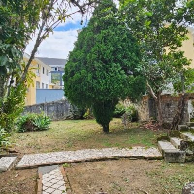 Casa Residencial/Comercial com 288m², 4 garagens, no bairro Saco Dos Limões em Florianópolis