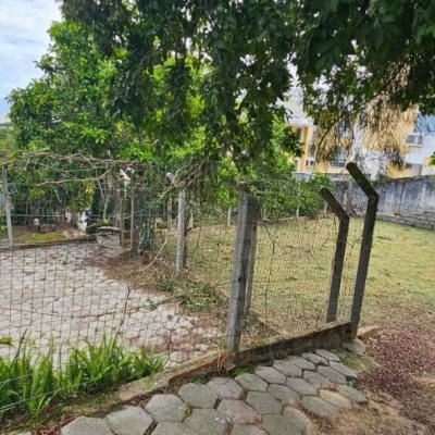 Casa Residencial/Comercial com 288m², 4 garagens, no bairro Saco Dos Limões em Florianópolis