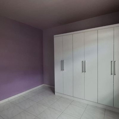 Casa Residencial com 70m², 3 quartos, 1 garagem, no bairro Barreiros em São José