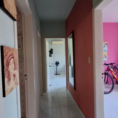 Casa Residencial com 70m², 3 quartos, 1 garagem, no bairro Barreiros em São José