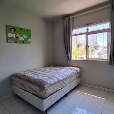 Casa Residencial com 70m², 3 quartos, 1 garagem, no bairro Barreiros em São José