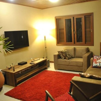 Casa Residencial com 322m², 7 quartos (sendo 7 suítes), 8 garagens, no bairro Pântano Do Sul em Florianópolis