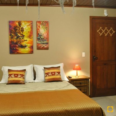 Casa Residencial com 322m², 7 quartos (sendo 7 suítes), 8 garagens, no bairro Pântano Do Sul em Florianópolis