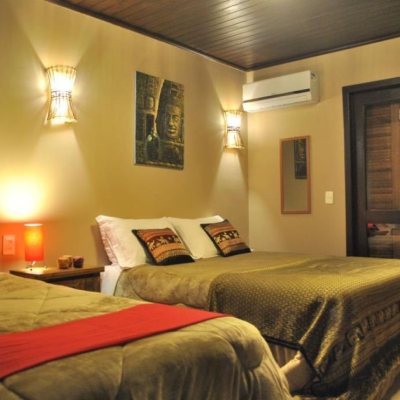 Casa Residencial com 322m², 7 quartos (sendo 7 suítes), 8 garagens, no bairro Pântano Do Sul em Florianópolis