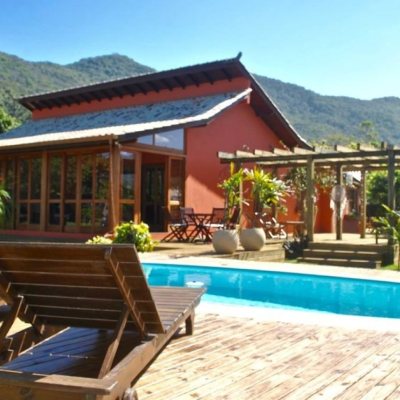 Casa Residencial com 322m², 7 quartos (sendo 7 suítes), 8 garagens, no bairro Pântano Do Sul em Florianópolis