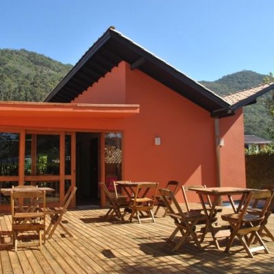 Casa Residencial com 322m², 7 quartos (sendo 7 suítes), 8 garagens, no bairro Pântano Do Sul em Florianópolis