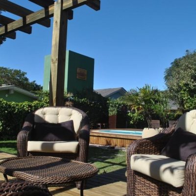 Casa Residencial com 322m², 7 quartos (sendo 7 suítes), 8 garagens, no bairro Pântano Do Sul em Florianópolis