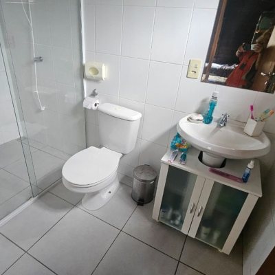 Casa Residencial com 230m², 3 quartos (sendo 2 suítes), 2 garagens, no bairro Centro em São José