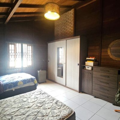 Casa Residencial com 230m², 3 quartos (sendo 2 suítes), 2 garagens, no bairro Centro em São José