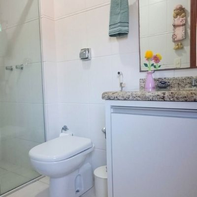 Casa em Condomínio com 103m², 2 quartos, 2 suítes, 1 garagem, no bairro Canasvieiras em Florianópolis