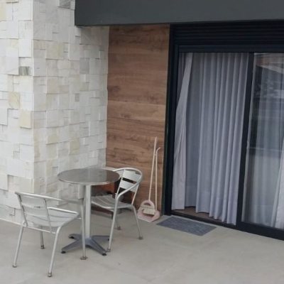 Casa Residencial com 162m², 3 quartos (sendo 3 suítes), 2 garagens, no bairro Rio Tavares em Florianópolis