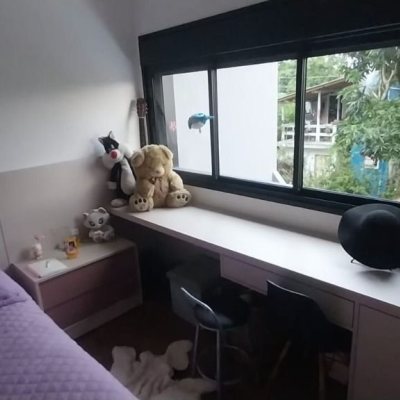 Casa Residencial com 162m², 3 quartos (sendo 3 suítes), 2 garagens, no bairro Rio Tavares em Florianópolis