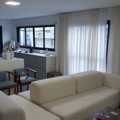 Casa Residencial com 162m², 3 quartos (sendo 3 suítes), 2 garagens, no bairro Rio Tavares em Florianópolis