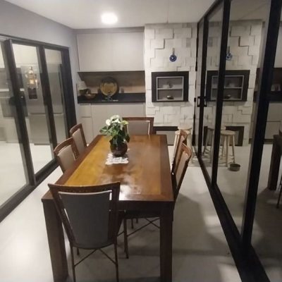 Casa Residencial com 162m², 3 quartos (sendo 3 suítes), 2 garagens, no bairro Rio Tavares em Florianópolis