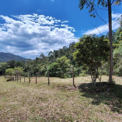 Chacara com 100m², 1 quarto, 3 garagens, no bairro Localidade De Freitas em Paulo Lopes