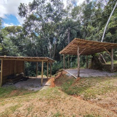 Chacara com 100m², 1 quarto, 3 garagens, no bairro Localidade De Freitas em Paulo Lopes