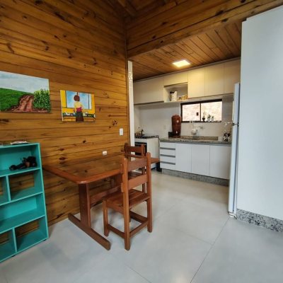 Chacara com 100m², 1 quarto, 3 garagens, no bairro Localidade De Freitas em Paulo Lopes