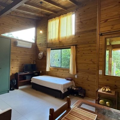 Chacara com 100m², 1 quarto, 3 garagens, no bairro Localidade De Freitas em Paulo Lopes