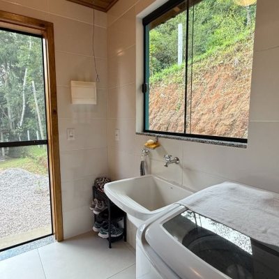 Chacara com 100m², 1 quarto, 3 garagens, no bairro Localidade De Freitas em Paulo Lopes