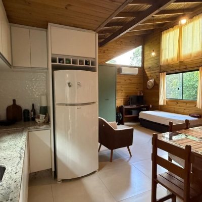 Chacara com 100m², 1 quarto, 3 garagens, no bairro Localidade De Freitas em Paulo Lopes