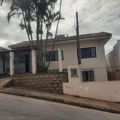 Casa Residencial com 150m², 3 quartos, 1 suíte, 1 garagem, no bairro Serraria em São José