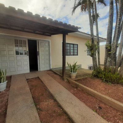 Casa Residencial com 150m², 3 quartos, 1 suíte, 1 garagem, no bairro Serraria em São José