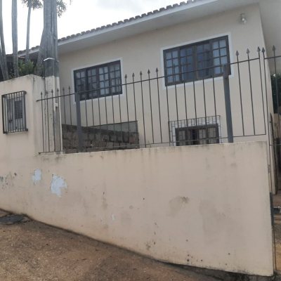 Casa Residencial com 150m², 3 quartos, 1 suíte, 1 garagem, no bairro Serraria em São José