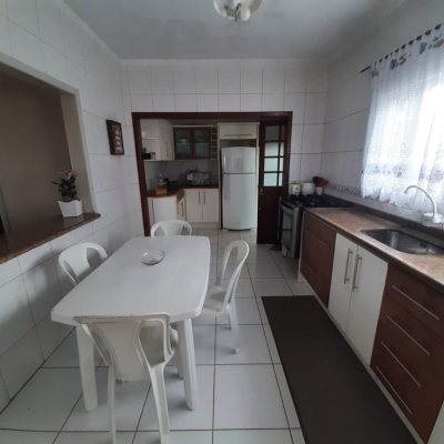 Casa Residencial com 150m², 3 quartos, 1 suíte, 1 garagem, no bairro Serraria em São José