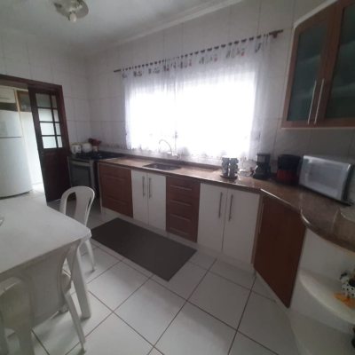 Casa Residencial com 150m², 3 quartos, 1 suíte, 1 garagem, no bairro Serraria em São José