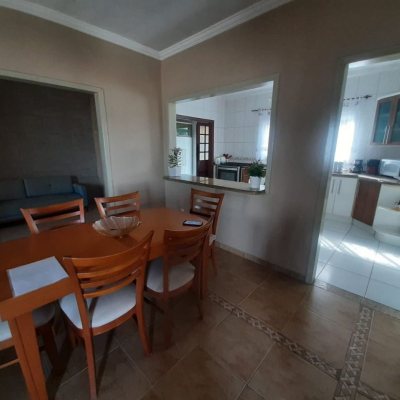 Casa Residencial com 150m², 3 quartos, 1 suíte, 1 garagem, no bairro Serraria em São José