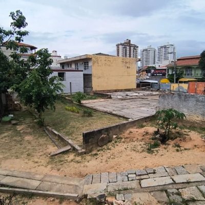 Terreno Comercial/Residencial com 814m², no bairro Estreito em Florianópolis