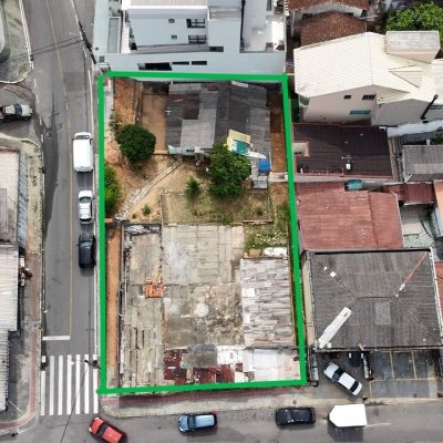 Terreno Comercial/Residencial com 814m², no bairro Estreito em Florianópolis