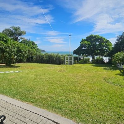 Apartamentos com 101m², 3 quartos, 1 suíte, 1 garagem, no bairro Canasvieiras em Florianópolis