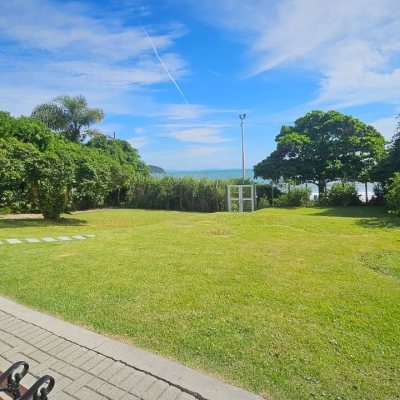 Apartamentos com 101m², 3 quartos, 1 suíte, 1 garagem, no bairro Canasvieiras em Florianópolis