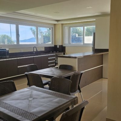 Apartamentos com 101m², 3 quartos, 1 suíte, 1 garagem, no bairro Canasvieiras em Florianópolis