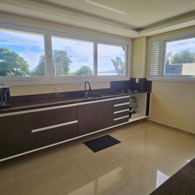 Apartamentos com 101m², 3 quartos, 1 suíte, 1 garagem, no bairro Canasvieiras em Florianópolis