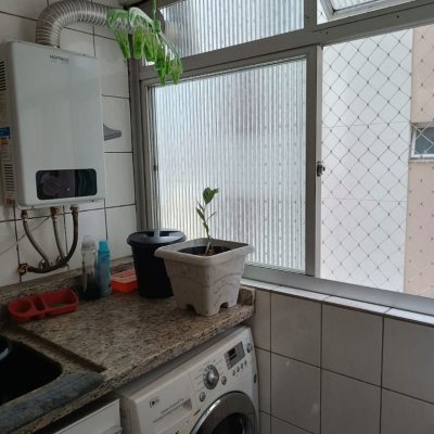 Apartamentos com 40m², 1 quarto (sendo 1 suíte), no bairro Centro em Floranópolis