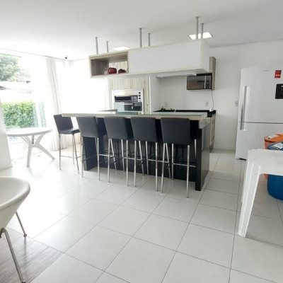 Apartamentos com 88m², 3 quartos, 1 suíte, 2 garagens, no bairro Campeche em Florianópolis