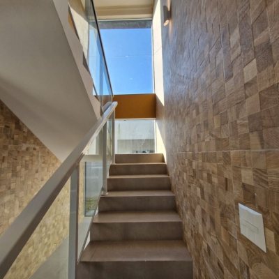 Casa em Condomínio com 204m², 3 quartos, 1 suíte, 2 garagens, no bairro São João Do Rio Vermelho em Florianópolis