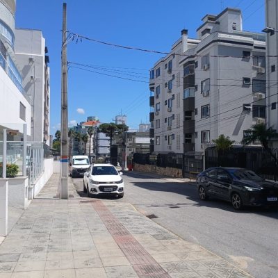 Apartamentos com 71m², 2 quartos (sendo 1 suíte), 1 garagem, no bairro Abraão em Florianópolis