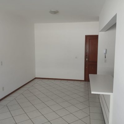 Apartamentos com 71m², 2 quartos (sendo 1 suíte), 1 garagem, no bairro Abraão em Florianópolis