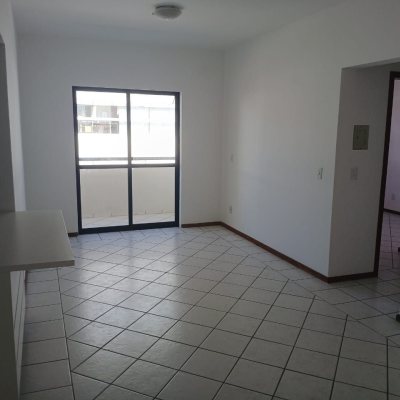 Apartamentos com 71m², 2 quartos (sendo 1 suíte), 1 garagem, no bairro Abraão em Florianópolis