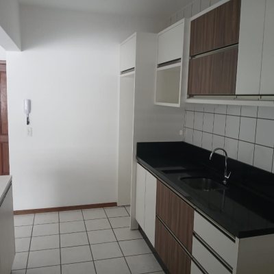 Apartamentos com 71m², 2 quartos (sendo 1 suíte), 1 garagem, no bairro Abraão em Florianópolis