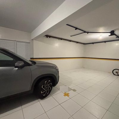 Apartamentos com 132m², 3 quartos, 3 suítes, 2 garagens, no bairro Centro em Florianópolis