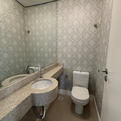 Apartamentos com 132m², 3 quartos, 3 suítes, 2 garagens, no bairro Centro em Florianópolis