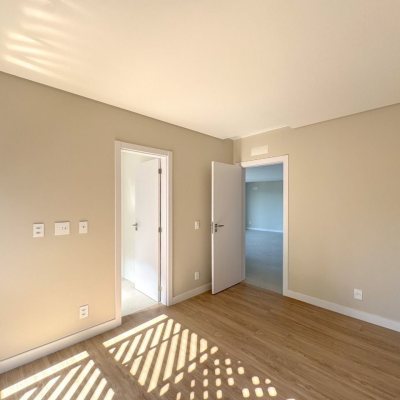 Apartamentos com 148m², 3 quartos, 3 suítes, 2 garagens, no bairro Jurerê em Florianópolis